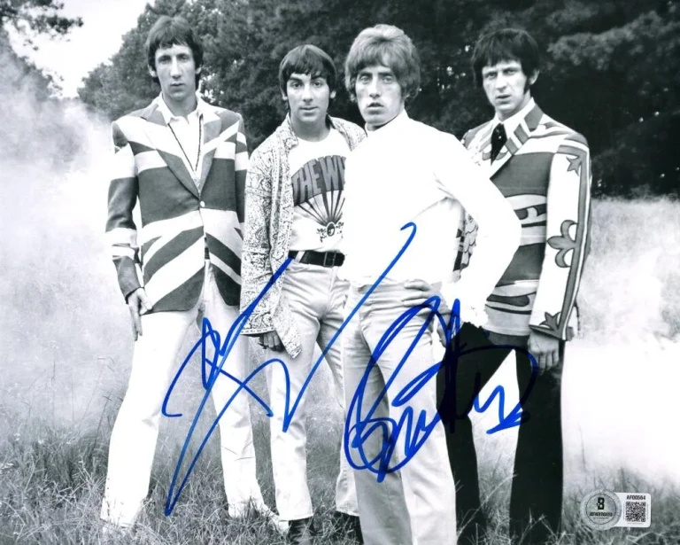 Roger Daltrey & Pete Townshend Signed Autograph 8x10 Photo - The Who Beckett COA