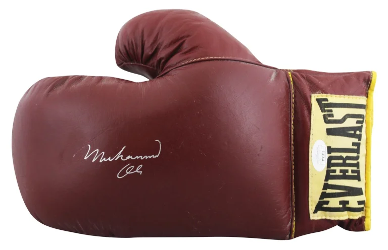 Muhammad Ali Authentic Signed Red Left Hand Everlast  Boxing Glove JSA #YY91716