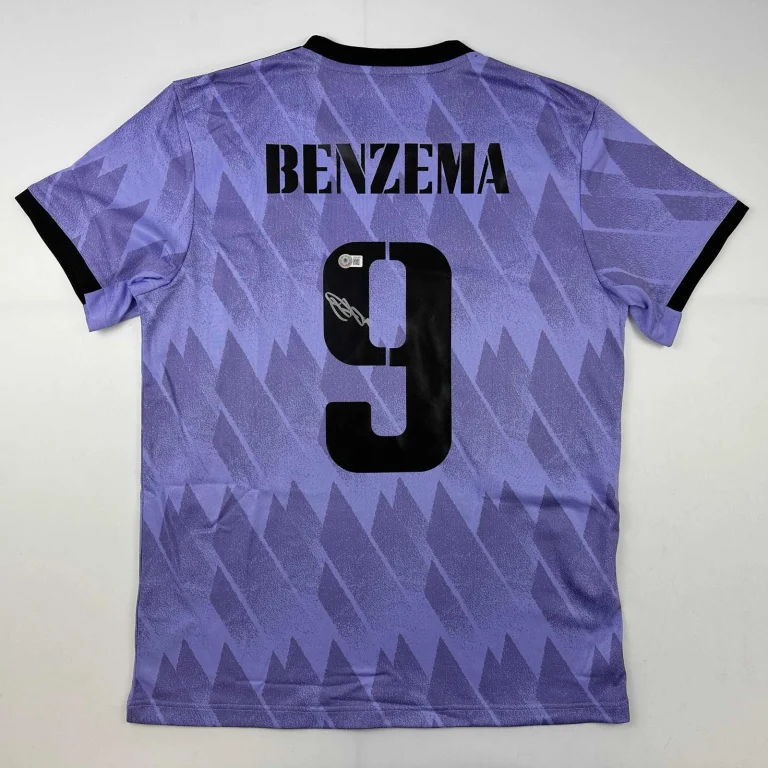 Autographed/Signed Karim Benzema Real Madrid 2022-23 Purple Jersey Beckett COA