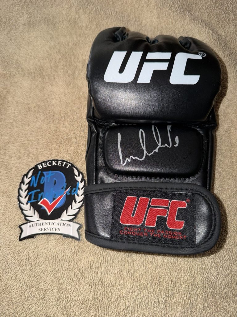 Alex Pereira Signed UFC Glove UFC Superstar Champ Brazil Poatan Beckett