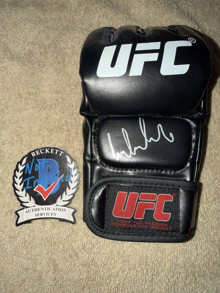 Alex Pereira Signed UFC Glove UFC Superstar Champ Brazil Poatan Beckett #2