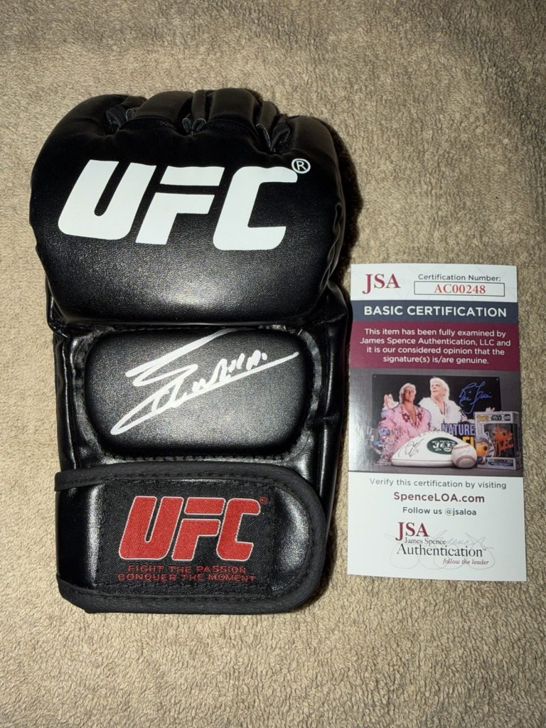 Charles Oliveira Signed UFC MMA Glove UFC Champ Brazil Do Bronx JSA Auth