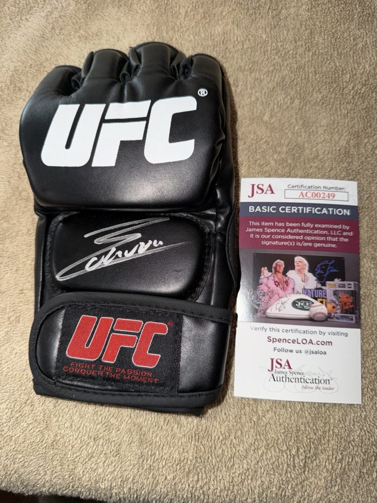Charles Oliveira Signed UFC MMA Glove UFC Champ Brazil Do Bronx JSA Auth #4
