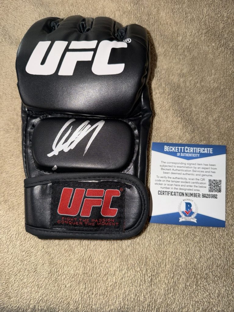 Georges St-Pierre Signed UFC Glove UFC Superstar Legend GSP Beckett #2