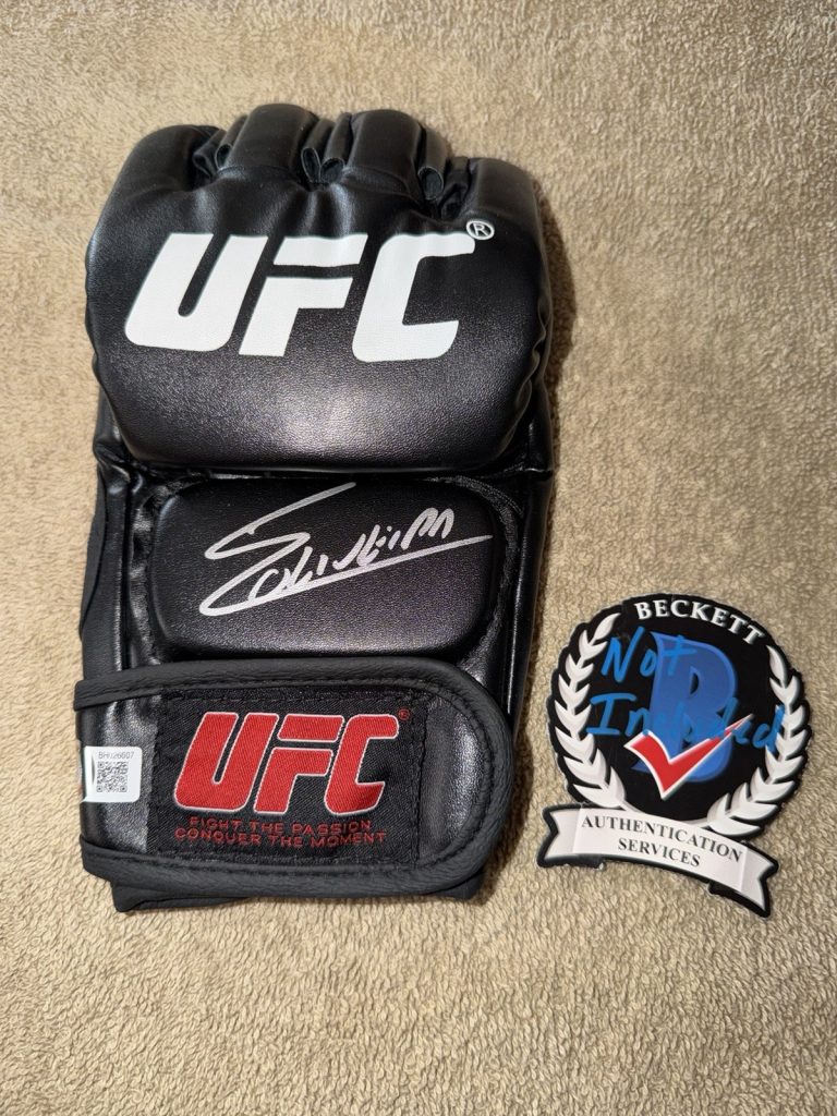 Charles Oliveira Signed UFC Glove UFC Superstar Champ Brazil Do Bronx Beckett #5