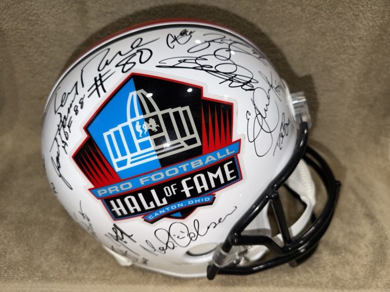 Drew Brees, Jerry Rice, Kurt Warner +28 Signed Full Size Hall Of Fame Helmet