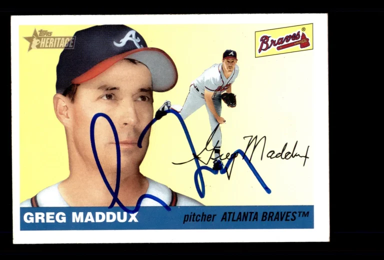 Signed Baseball Card Auto Greg Maddux 2004 Topps Heritage #214 Atlanta Braves