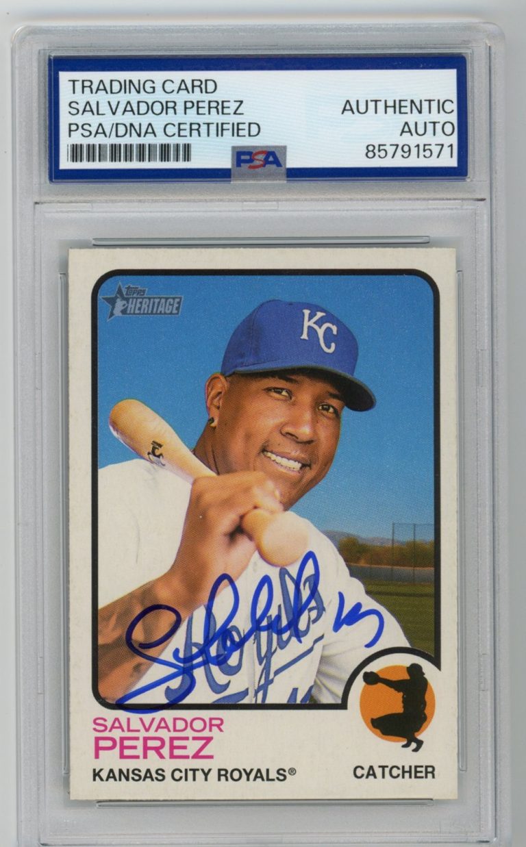 Signed Baseball Card Auto Salvador Perez 2022 Topps Heritage #267 Royals PSA/DNA