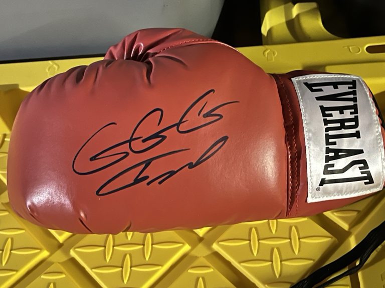 BOXING CHAMPION GENNADY GOLOVKIN TRIPLE G SIGNED AUTOGRAPH GLOVE JSA HOF 26