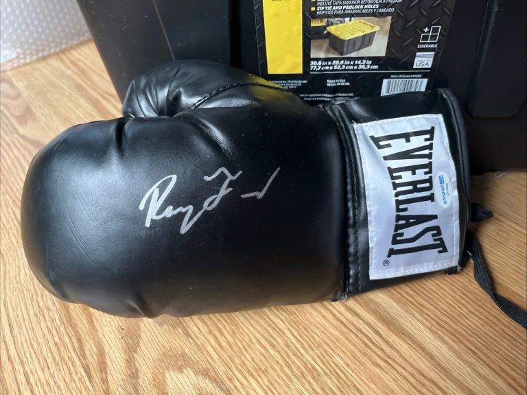 RAYMOND RAY FORD SIGNED AUTOGRAPHED BOXING GLOVE (WBA) featherweight title ACOA