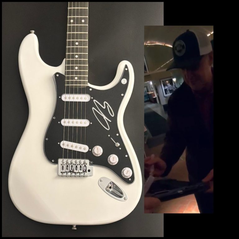 GFA  Blues Deluxe Star  * JOE BONAMASSA *  Signed Electric Guitar PROOF COA