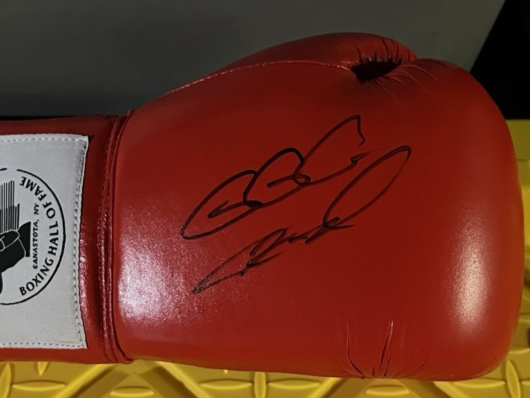 BOXING CHAMPION GENNADY GOLOVKIN TRIPLE G SIGNED AUTOGRAPH GLOVE JSA HOF 2026
