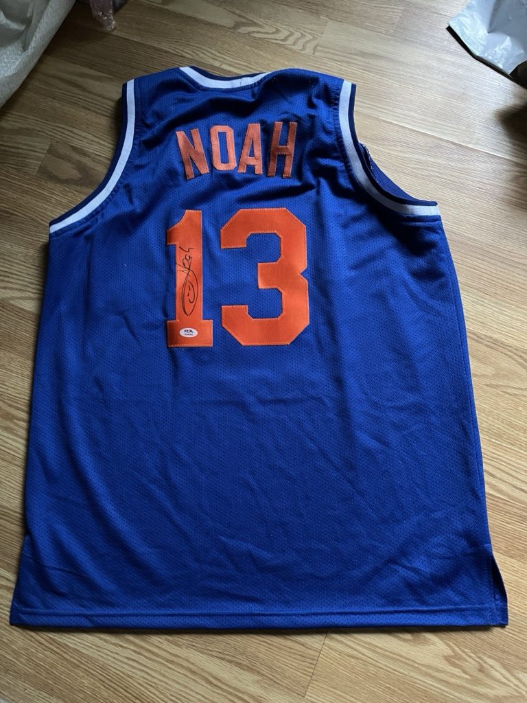 FLORIDA GATORS-JOAKIM NOAH SIGNED AUTOGRAPH JERSEY PSA COA NCAA CHAMPION NBA