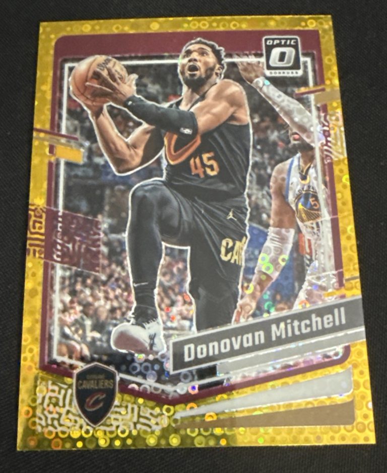 2023 Panini Donruss Optic: Donovan Mitchell Gold Fast Break Parallel #/10 No.26
