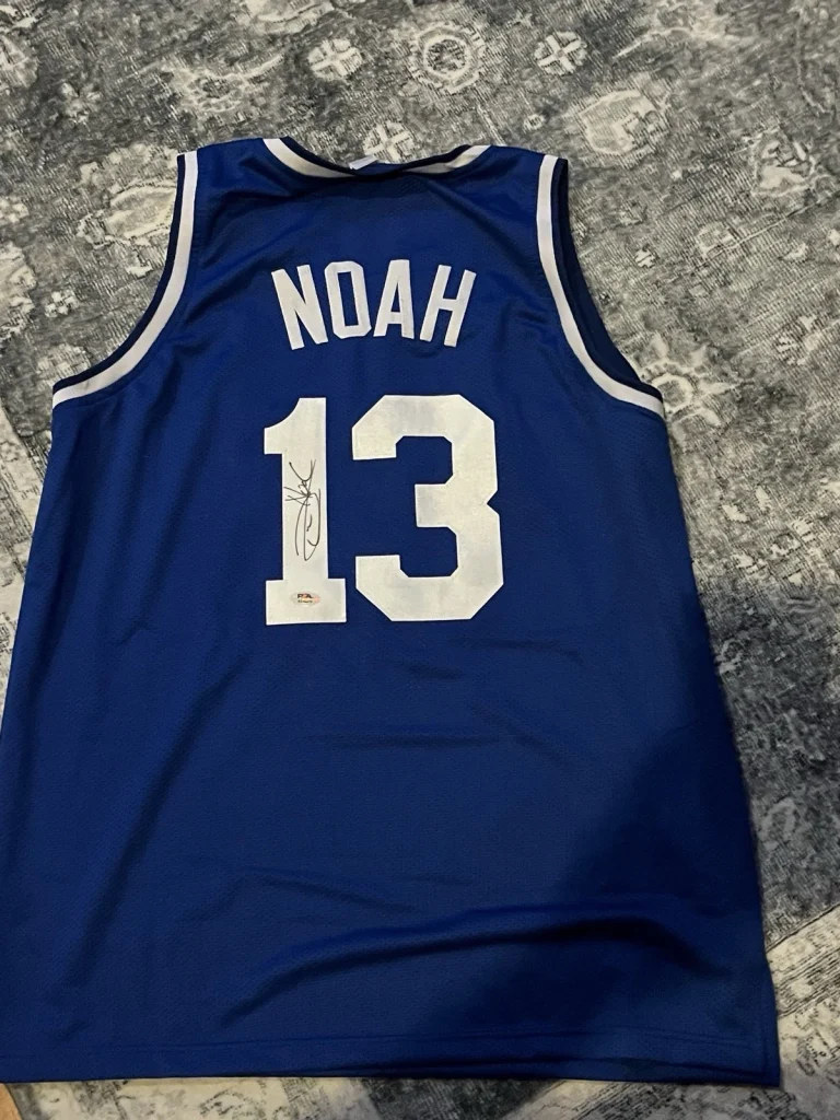 FLORIDA GATORS-JOAKIM NOAH SIGNED AUTOGRAPH JERSEY PSA COA NCAA CHAMPION NBA