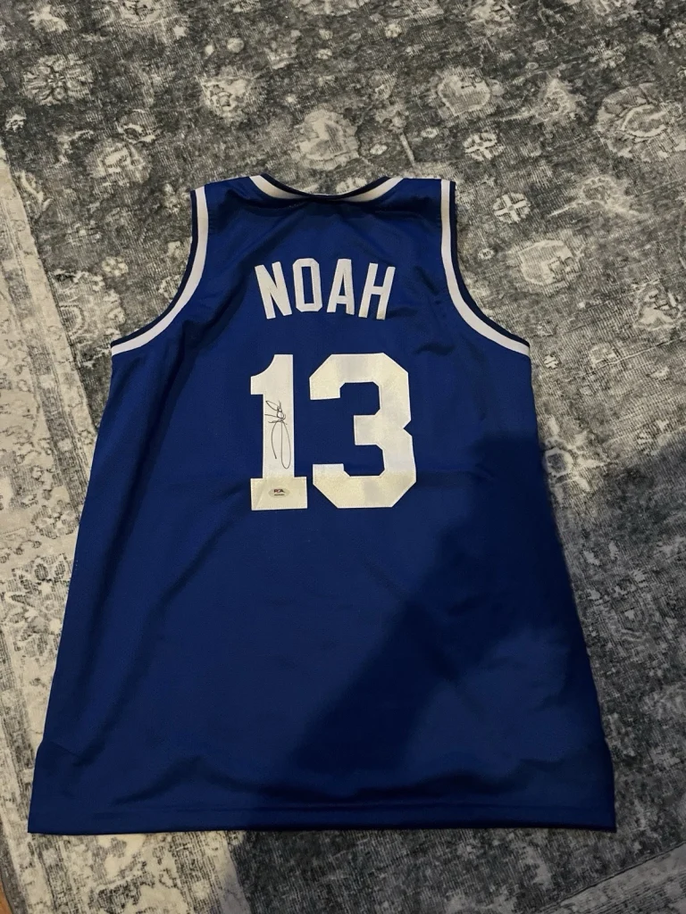 FLORIDA GATORS-JOAKIM NOAH SIGNED AUTOGRAPH JERSEY PSA COA NCAA CHAMPION NBA
