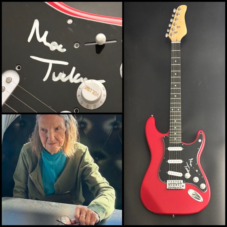 GFA The Velvet Underground Drummer  * MOE TUCKER *  Signed Electric Guitar COA