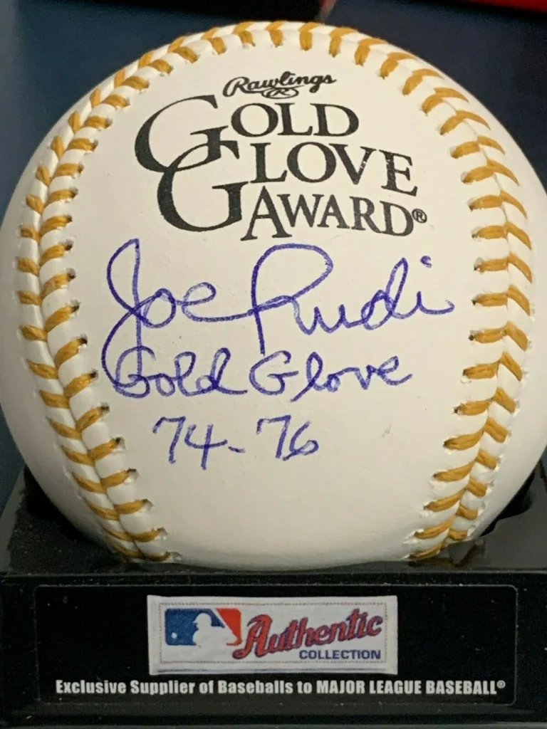 JOE RUDI  OAKLAND A'S  1974-76  SIGNED OML GOLD GLOVE BASEBALL