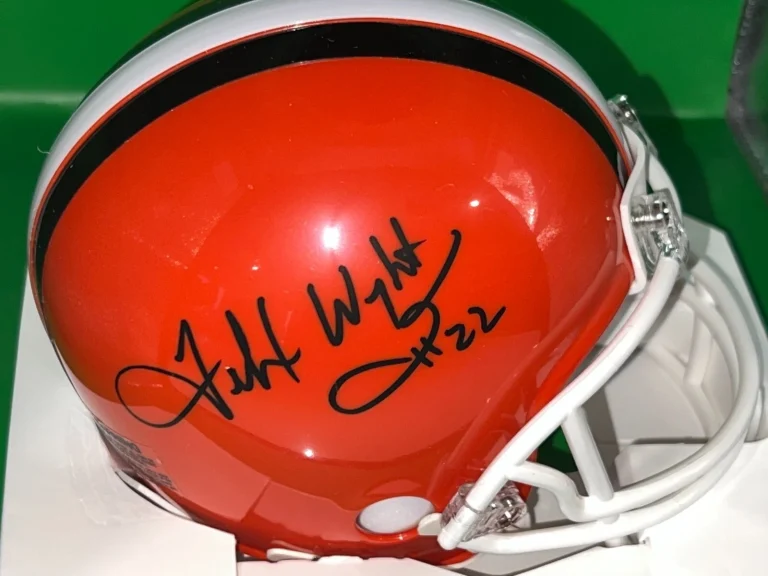 FELIX WRIGHT  CLEVELAND BROWNS   SIGNED RIDDELL MINI HELMET