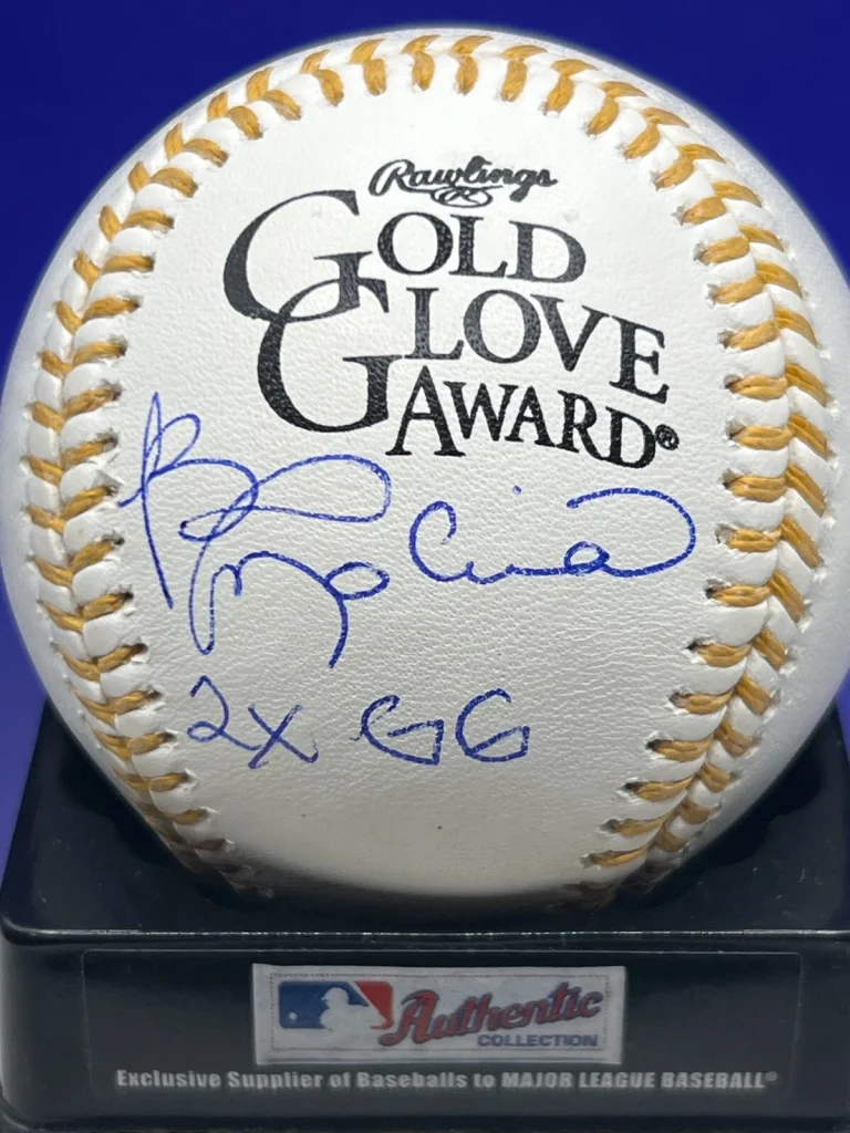 BENGIE MOLINA  ANAHEIM ANGELS 2 X GOLD GLOVE  SIGNED OML GOLD GLOVE BASEBALL