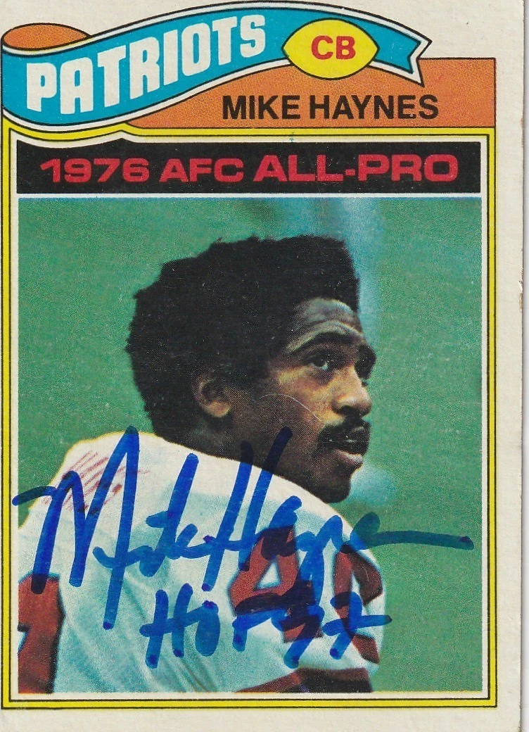 MIKE HAYNES NEW ENGLAND PATRIOTS  SIGNED 1977 TOPPS CARD #50