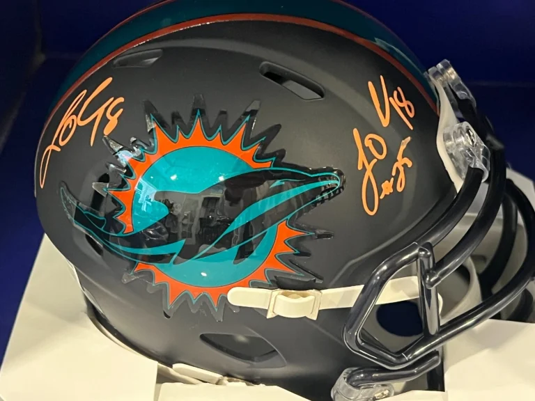LOUIS OLIVER MIAMI DOLPHINS BECKETT AUTHENTICATED SIGNED RIVALRY MINI HELMET