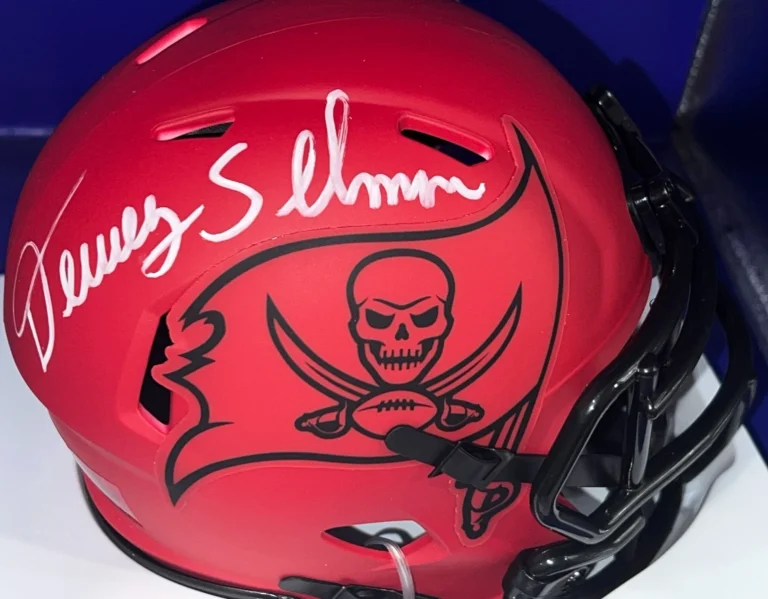 DEWEY SELMON TAMPA BAY BUCCANEERS BECKETT AUTHENTICATED RAVE SIGNED MINI HELMET