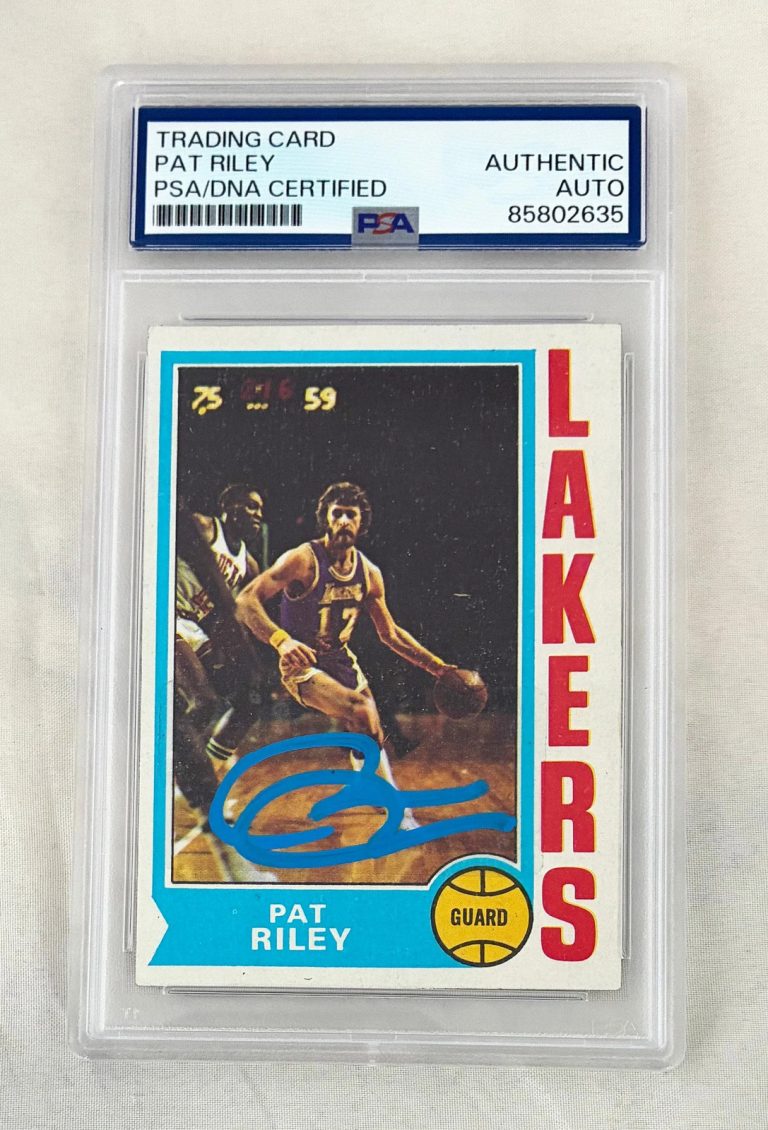 Pat Riley Signed Card 1974 TOPPS #31 PSA/DNA COA