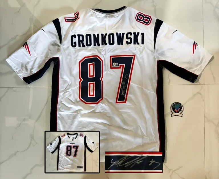 Rob Gronkowski Signed Jersey New England Patriots Beckett BAS 1 COA
