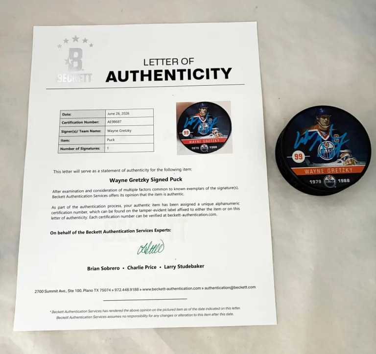 Wayne Gretzky Signed Hockey Puck HOF Career BAS COA