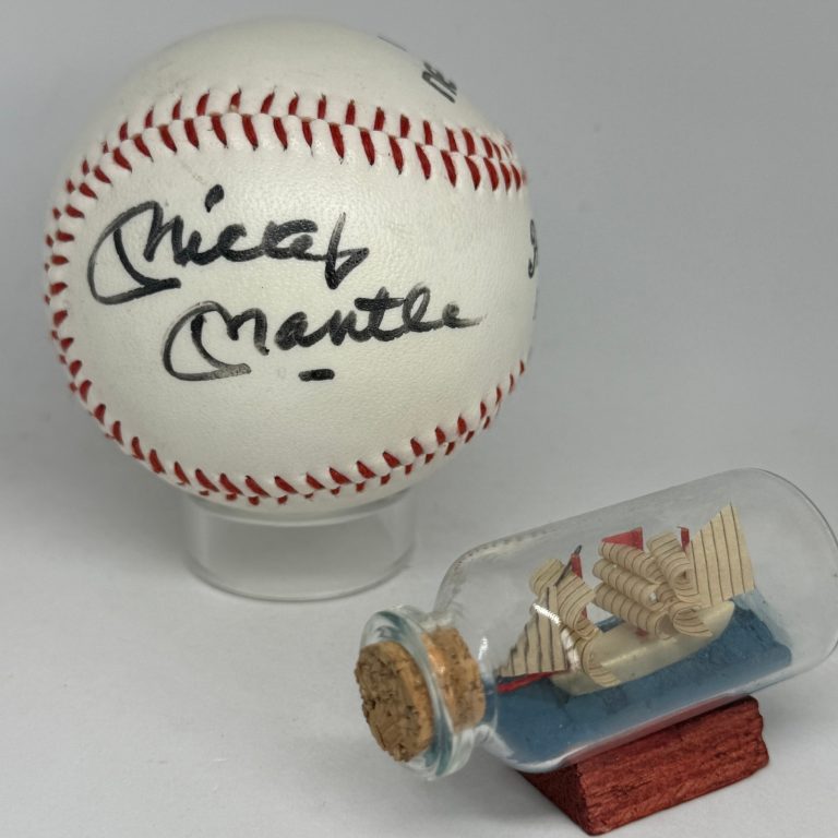 Mickey Mantle signed Professional Baseball JSA LOA Yankees HOF Auto A4639