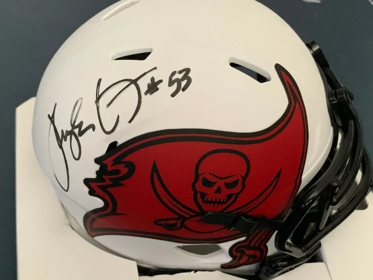 HUGH GREEN  TAMPA BAY BUCCANEERS  ALL-PRO 82,83 SIGNED LUNAR RIDDELL MINI HELMET