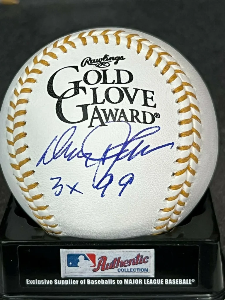 DAVEY JOHNSON  BALTIMORE ORIOLES  3 X GOLD GLOVE  SIGNED OML GOLD GLOVE BASEBALL