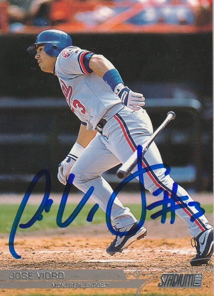 JOSE VIDRO MONTREAL EXPOS  SIGNED 2002 TOPPS STADIUM CLUB CARD #39