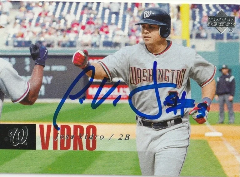 JOSE VIDRO WASHINGTON NATIONALS  SIGNED 2006 UPPER DECK CARD #492