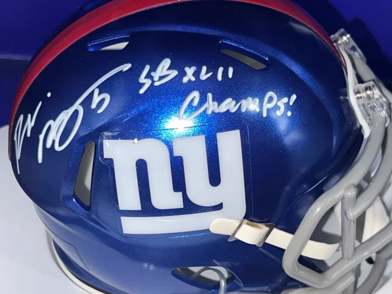 R.W. MCQUARTERS NEW YORK GIANTS  SB XLII CHAMPS  SIGNED SPEED MINI HELMET