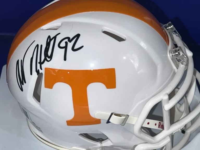 ALBERT HAYNESWORTH TENNESSEE VOLUNTEERS  BECKETT SIGNED MINI HELMET