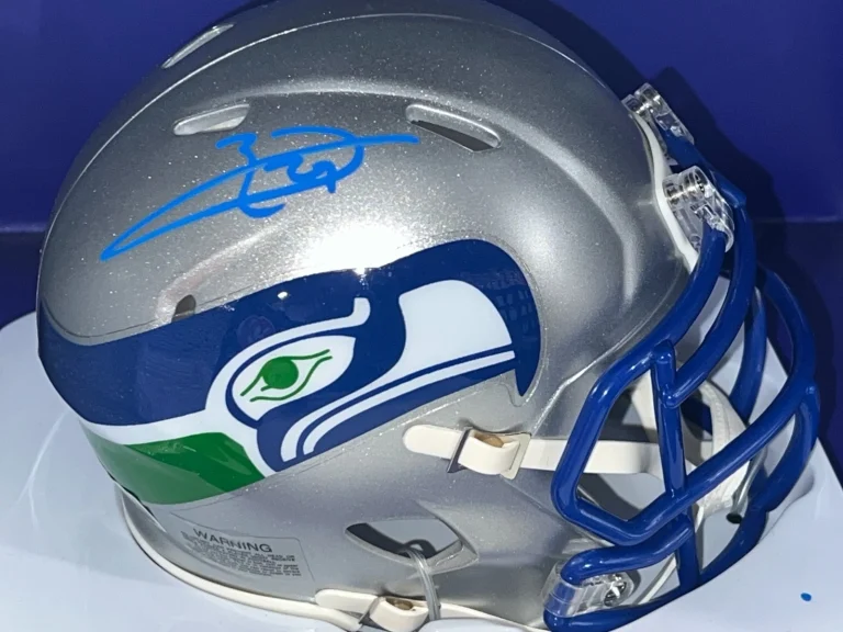 EARL THOMAS SEATTLE SEAHAWKS BECKETT AUTHENTICATED SIGNED THROW BACK MINI HELMET
