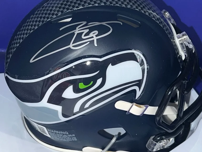 EARL THOMAS SEATTLE SEAHAWKS BECKETT AUTHENTICATED SIGNED RIVALRY MINI HELMET