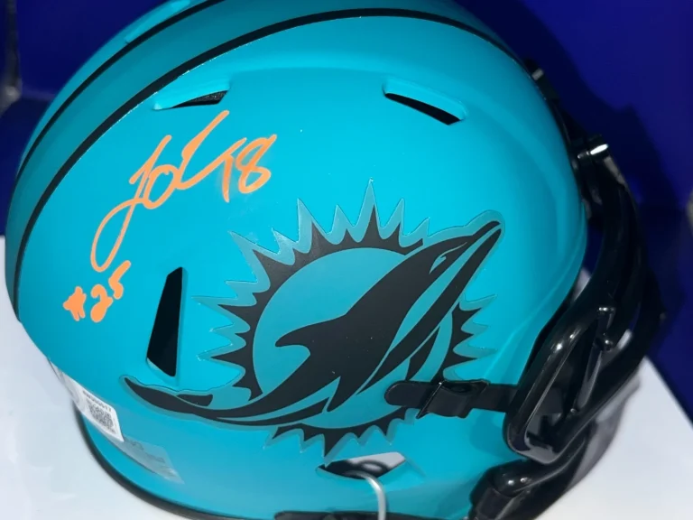 LOUIS OLIVER MIAMI DOLPHINS BECKETT AUTHENTICATED SIGNED RAVE MINI HELMET