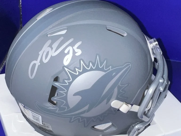 LOUIS OLIVER MIAMI DOLPHINS BECKETT AUTHENTICATED SIGNED SLATE MINI HELMET