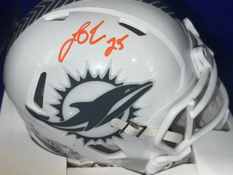 LOUIS OLIVER MIAMI DOLPHINS BECKETT AUTHEN  SIGNED SALUTE TO SERVICE MINI HELMET