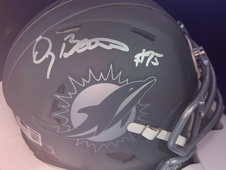 DOUG BETTERS MIAMI DOLPHINS BECKETT AUTHENTIC  SIGNED SLATE MINI HELMET