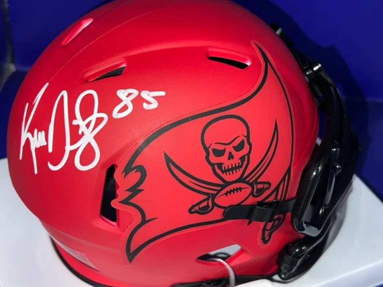 KEN DILGER TAMPA BAY BUCCANEERS JSA AUTHENTICATED SIGNED RAVE MINI HELMET