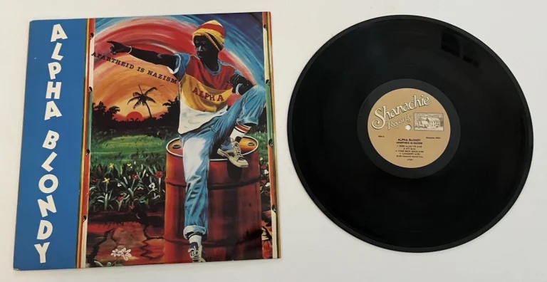 LP ALPHA BLONDY APARTHEID IS NAZISM Shanachie 43042 Records READ