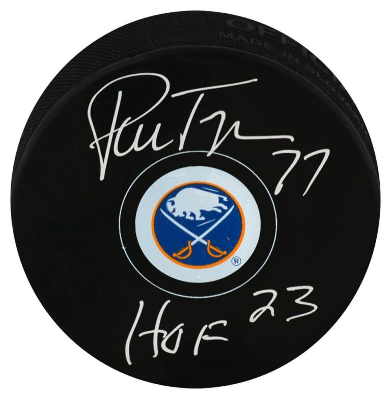 Pierre Turgeon Signed New York Islanders Medium Logo Hockey Puck -(SCHWARTZ COA)
