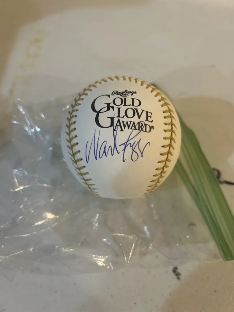 WADE BOGGS SIGNED AUTOGRAPH GOLD GLOVE BASEBALL ROMLB JSA COA RED SOX YANKEES