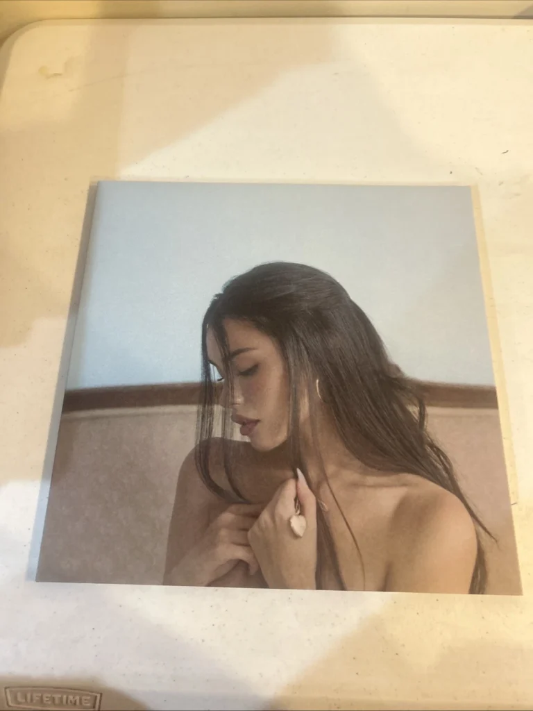 MADISON BEER LOCKET VINYL LP RECORD LIKE NEW GOOD CONDITION