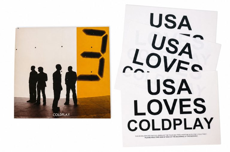 Coldplay 2005 Twisted Logic Tour Program Book w/ USA Loves Coldplay Signs
