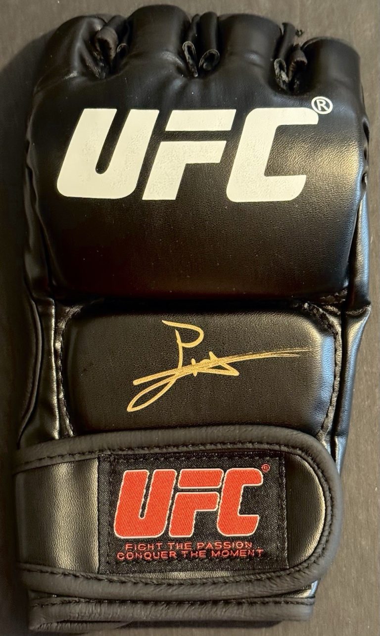 Damian Pinas Signed Autographed UFC Fight Glove PSA/DNA COA